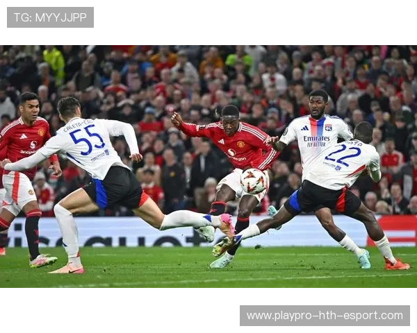 曼联全力备战热刺，战术调整为关键